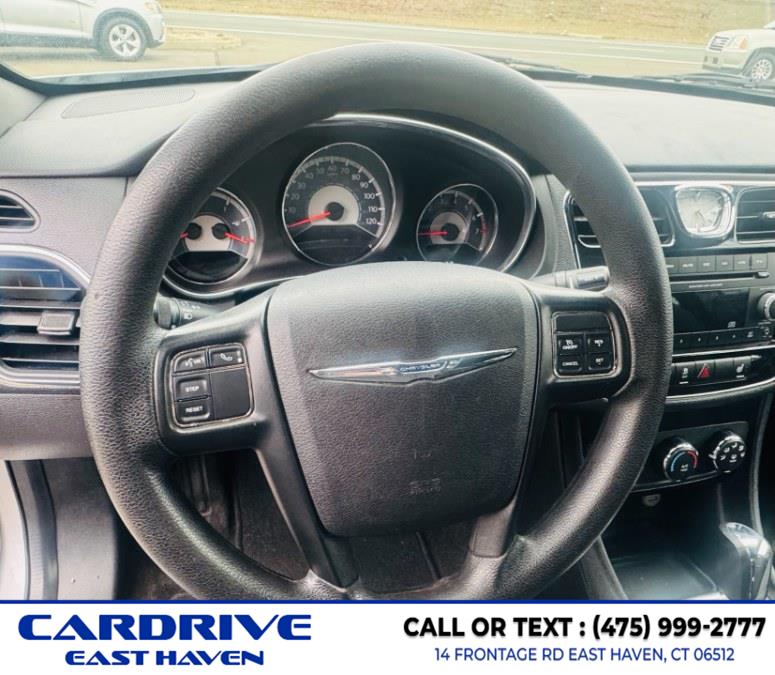 2014 Chrysler 200 LX - Photo 14