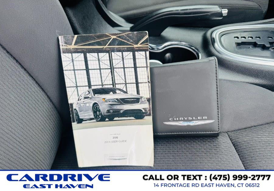 2014 Chrysler 200 LX - Photo 17