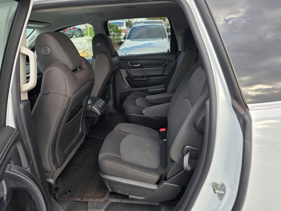 2017 Chevrolet Traverse 1LT - Photo 9