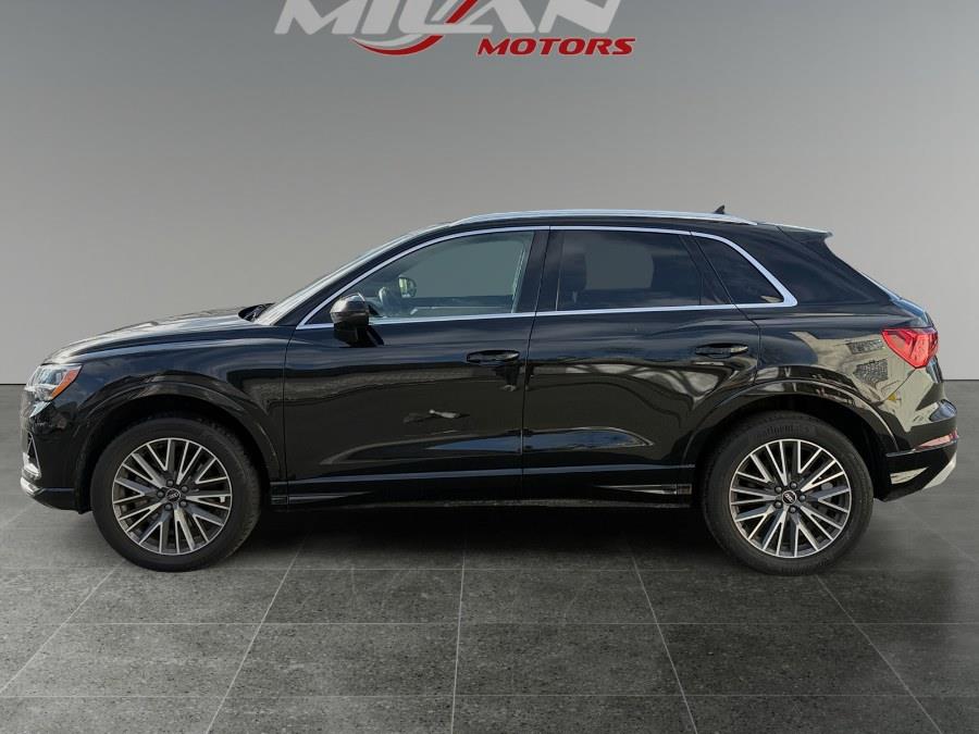 2022 Audi Q3 40 TFSI Premium quattro's photo