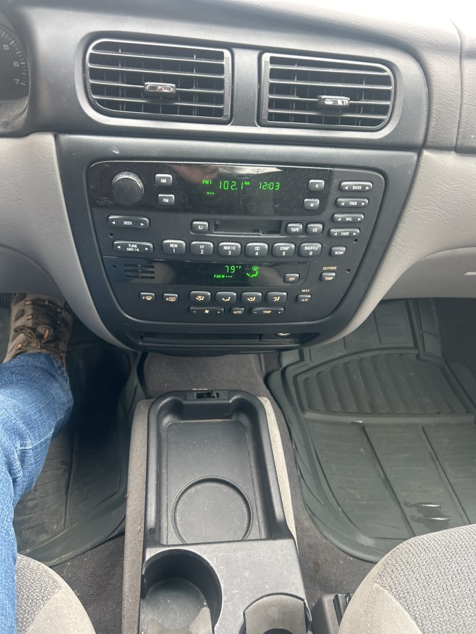2001 Ford Taurus SEL - Photo 43