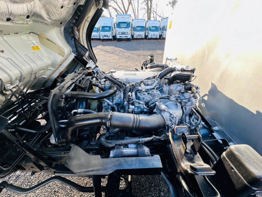 2017 Isuzu NRR - Photo 31