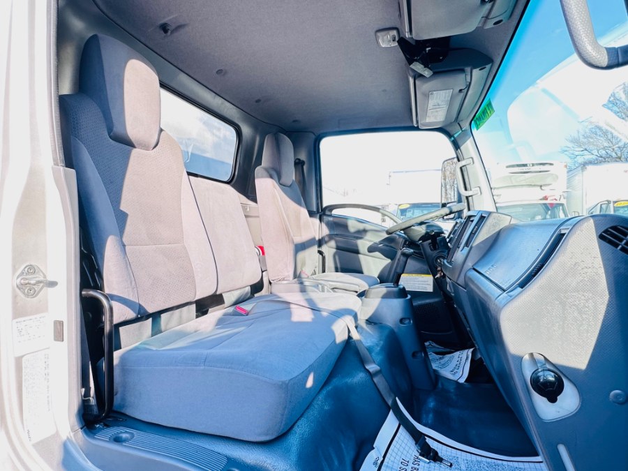2017 Isuzu NRR - Photo 21