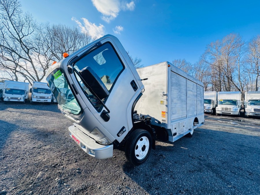 2017 Isuzu NRR - Photo 27