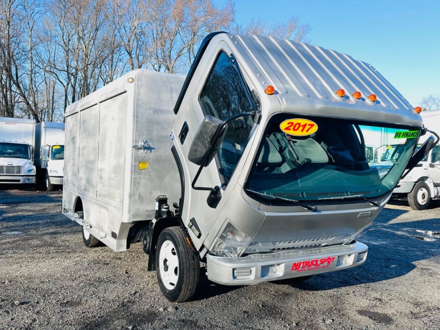 2017 Isuzu NRR - Photo 26