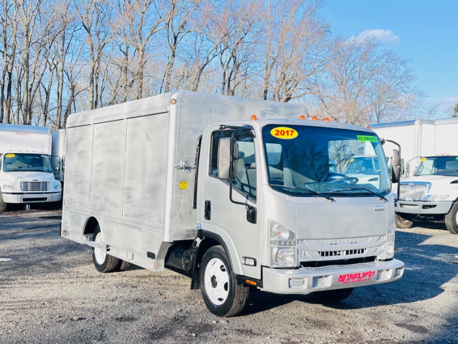 2017 Isuzu NRR - Photo 10