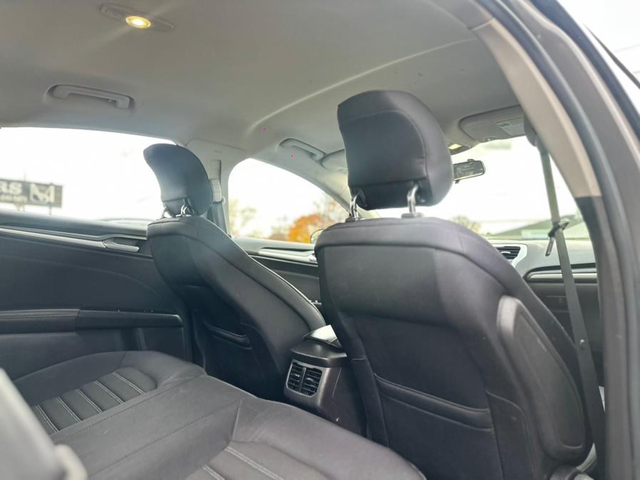 2014 Ford Fusion SE - Photo 19