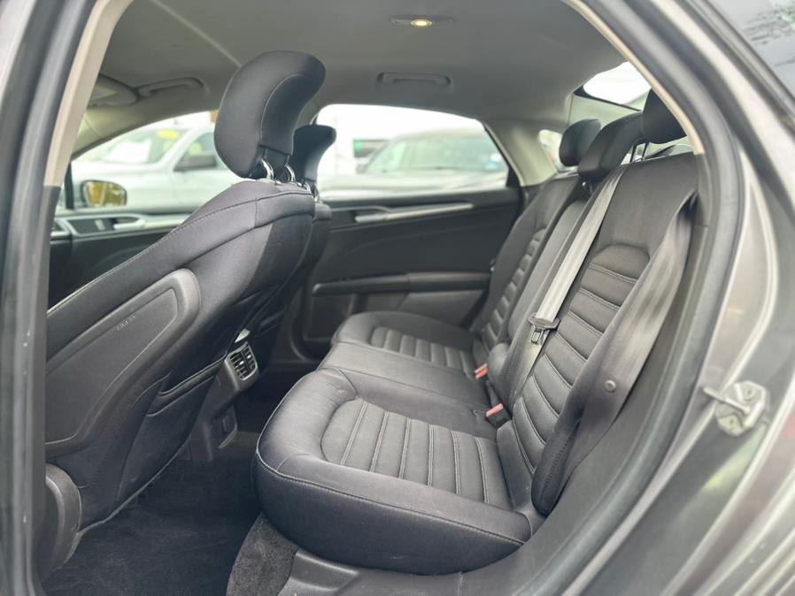 2014 Ford Fusion SE - Photo 21