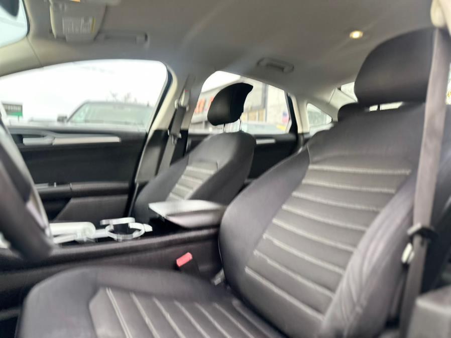 2014 Ford Fusion SE - Photo 9