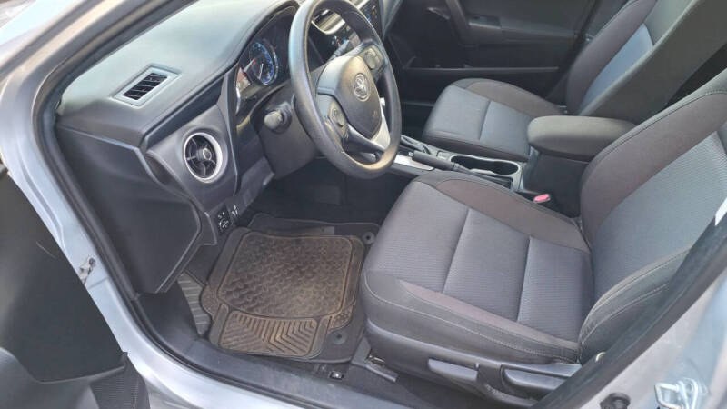 2017 Toyota Corolla LE - Photo 10