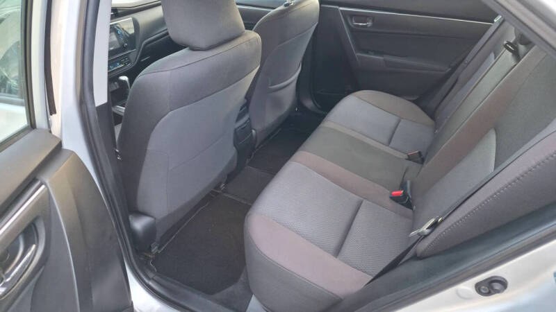 2017 Toyota Corolla LE - Photo 9