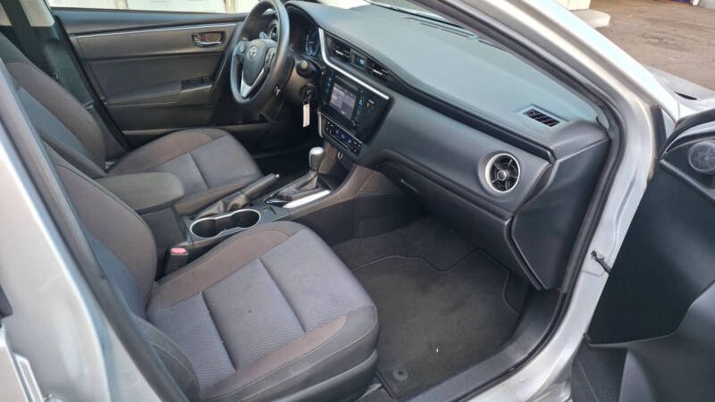 2017 Toyota Corolla LE - Photo 8