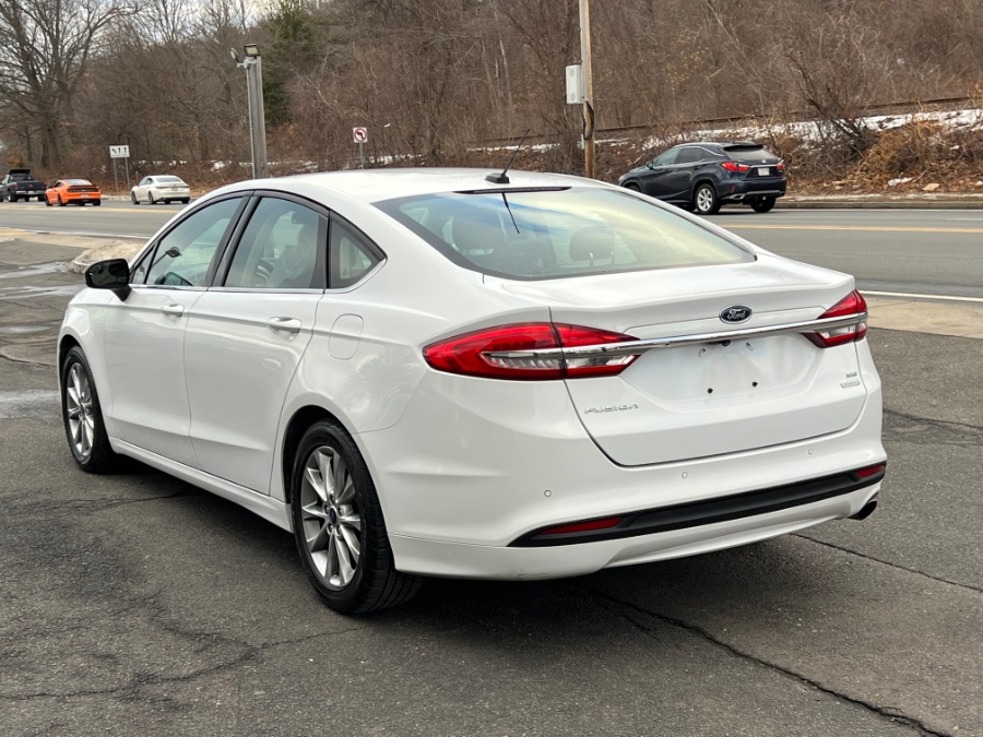 2017 Ford Fusion SE - Photo 6