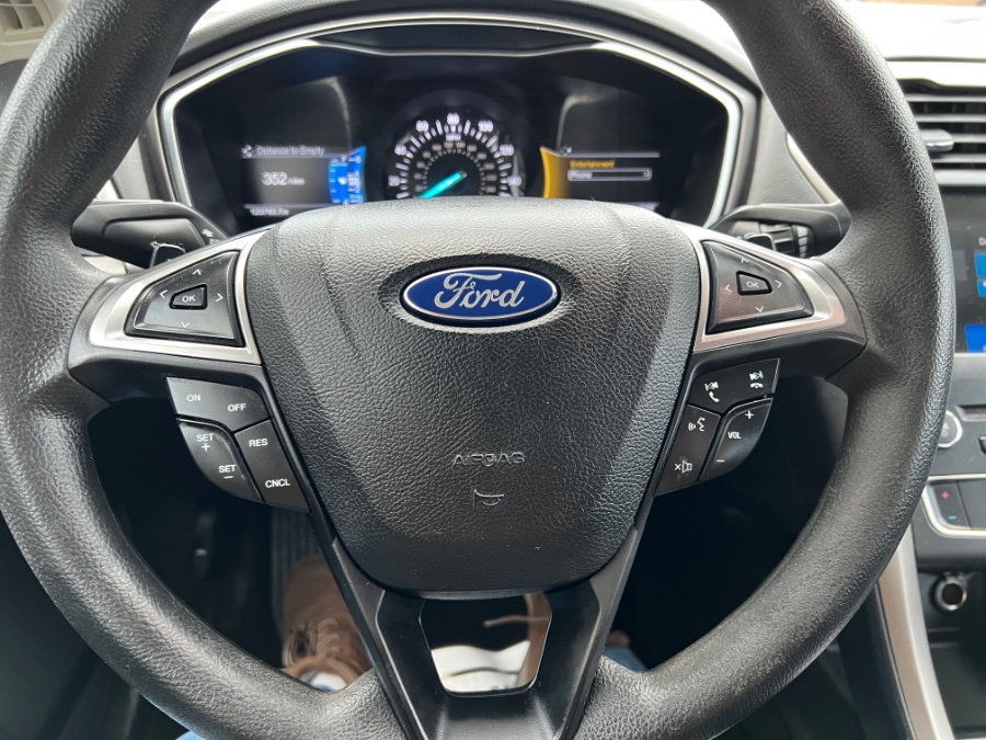 2017 Ford Fusion SE - Photo 12