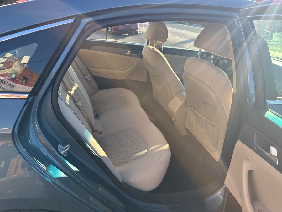 2017 Hyundai Sonata SE - Photo 31
