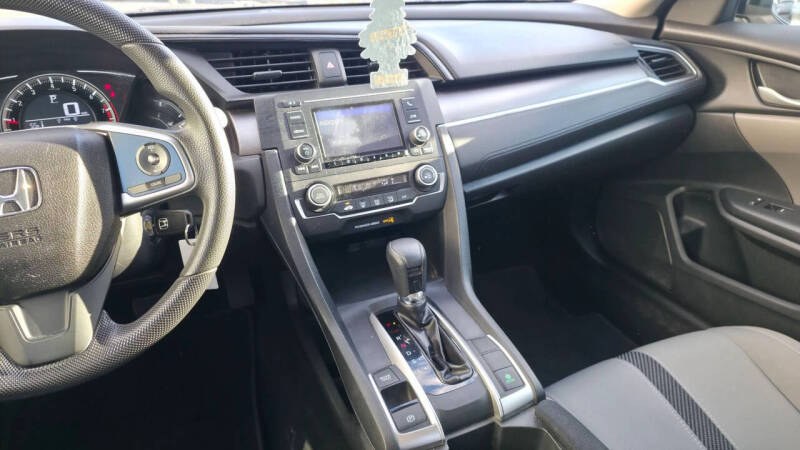 2018 Honda Civic LX - Photo 7