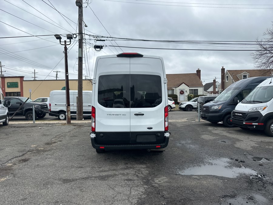 2024 Ford Transit Passenger Van XL - Photo 5