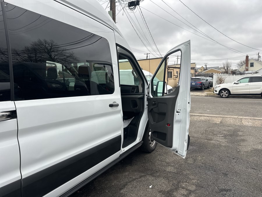 2024 Ford Transit Passenger Van XL - Photo 30