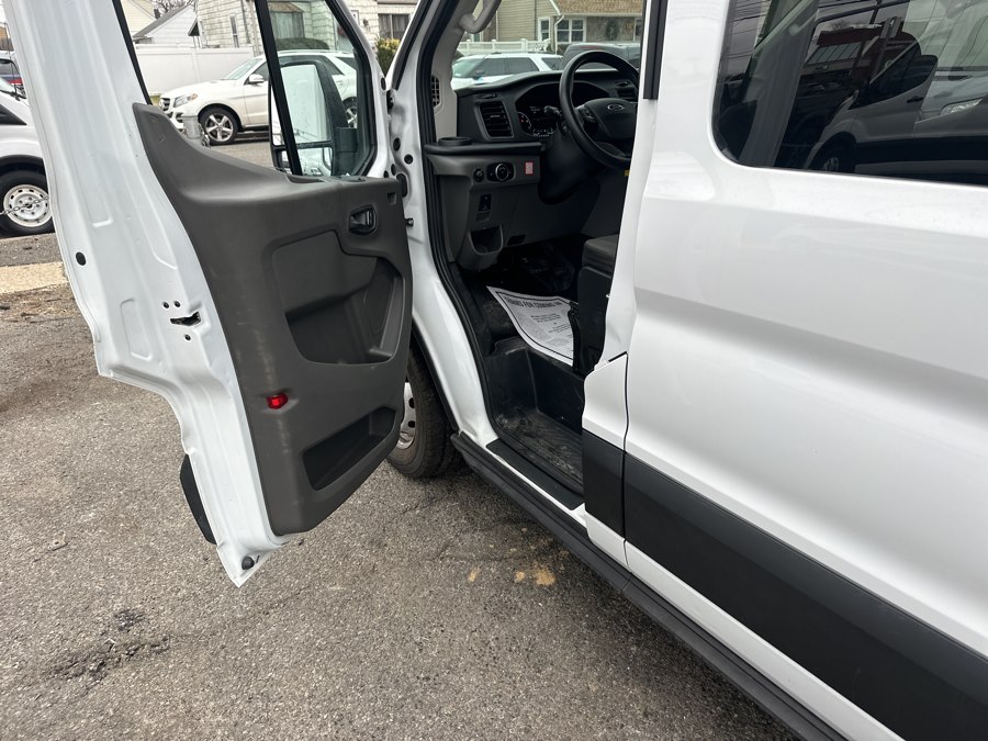 2024 Ford Transit Passenger Van XL - Photo 25