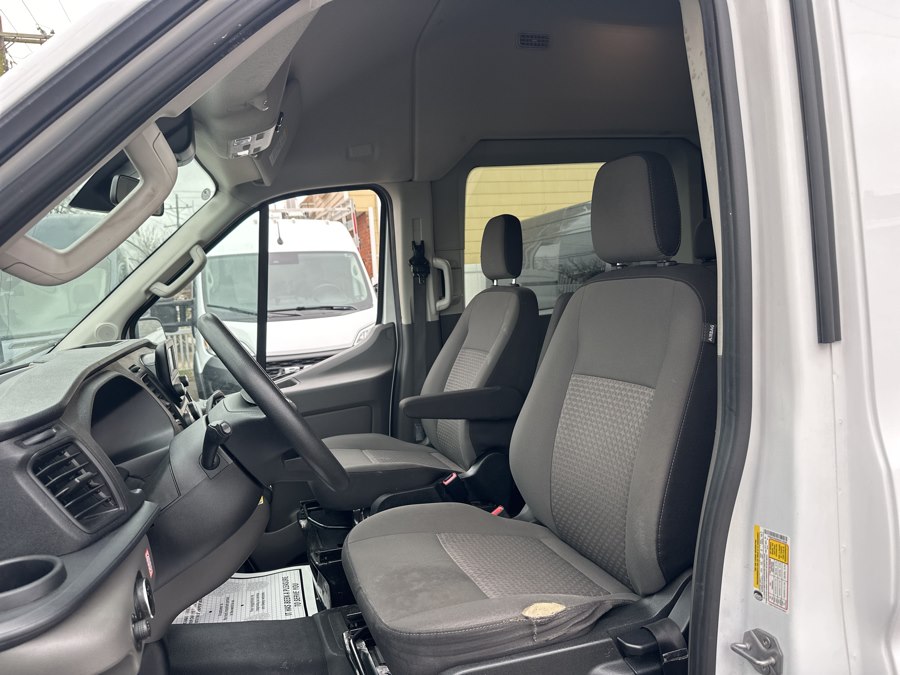 2024 Ford Transit Passenger Van XL - Photo 27