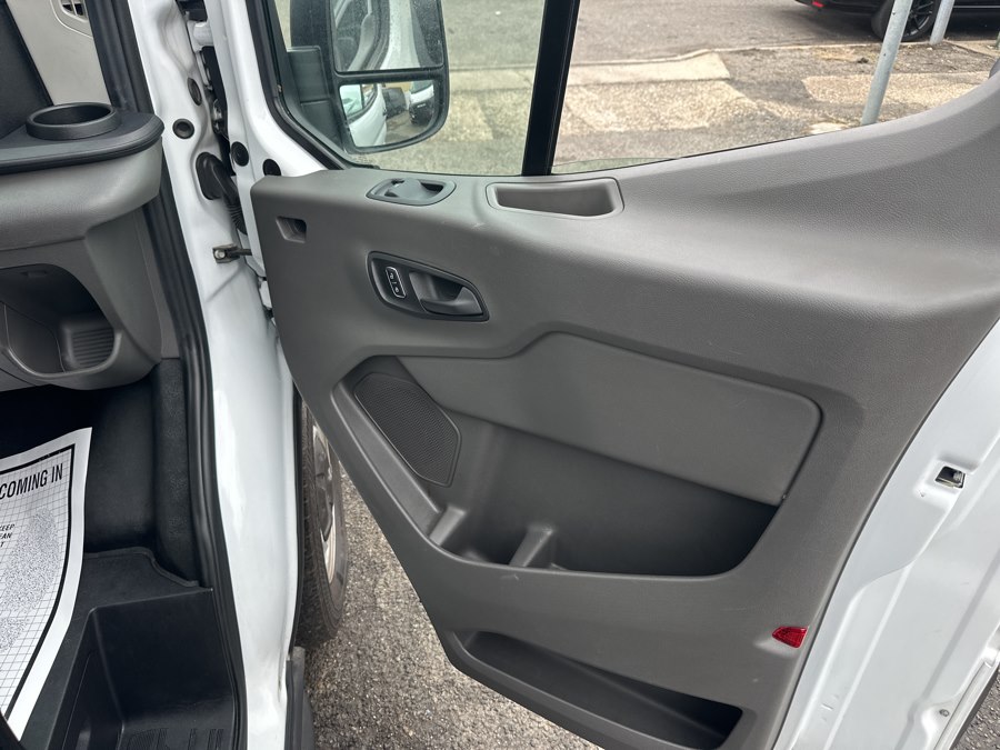 2024 Ford Transit Passenger Van XL - Photo 32