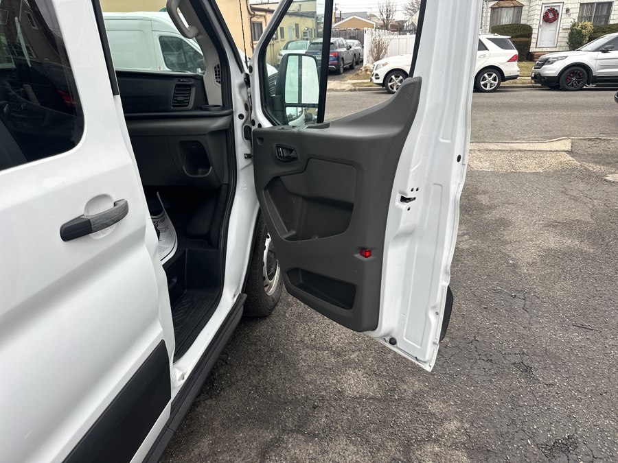 2024 Ford Transit Passenger Van XL - Photo 31