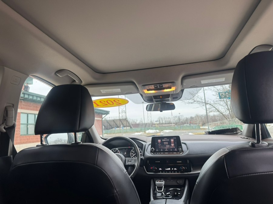 2021 Nissan Rogue SV - Photo 25