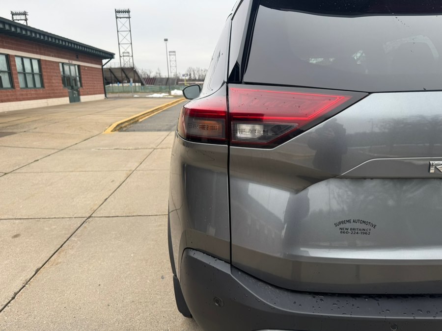 2021 Nissan Rogue SV - Photo 7