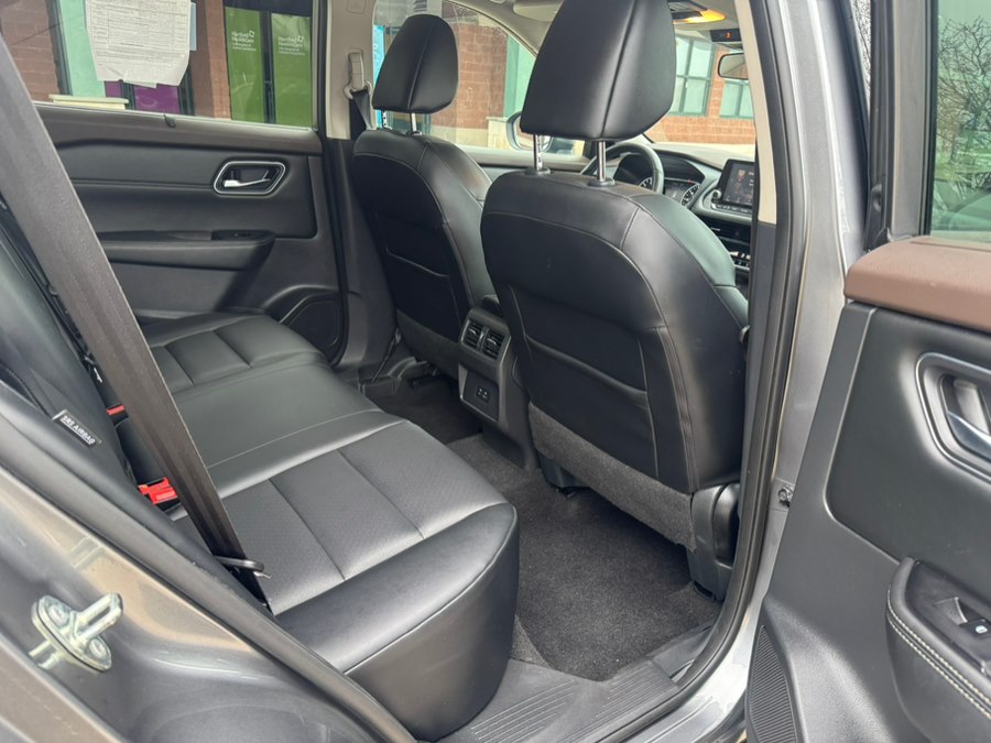 2021 Nissan Rogue SV - Photo 23