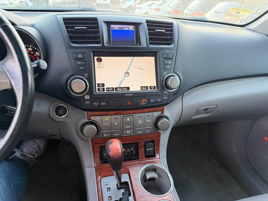 2010 Toyota Highlander Limited - Photo 10