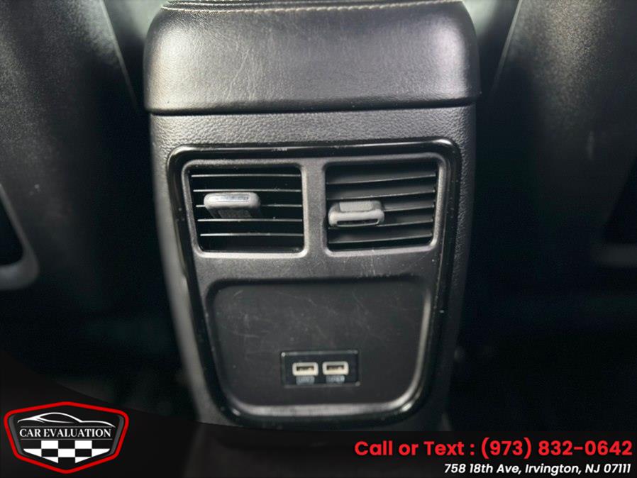 2016 Chrysler 300 S - Photo 16