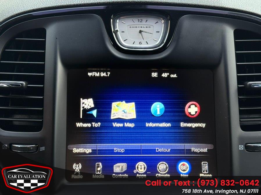 2016 Chrysler 300 S - Photo 23