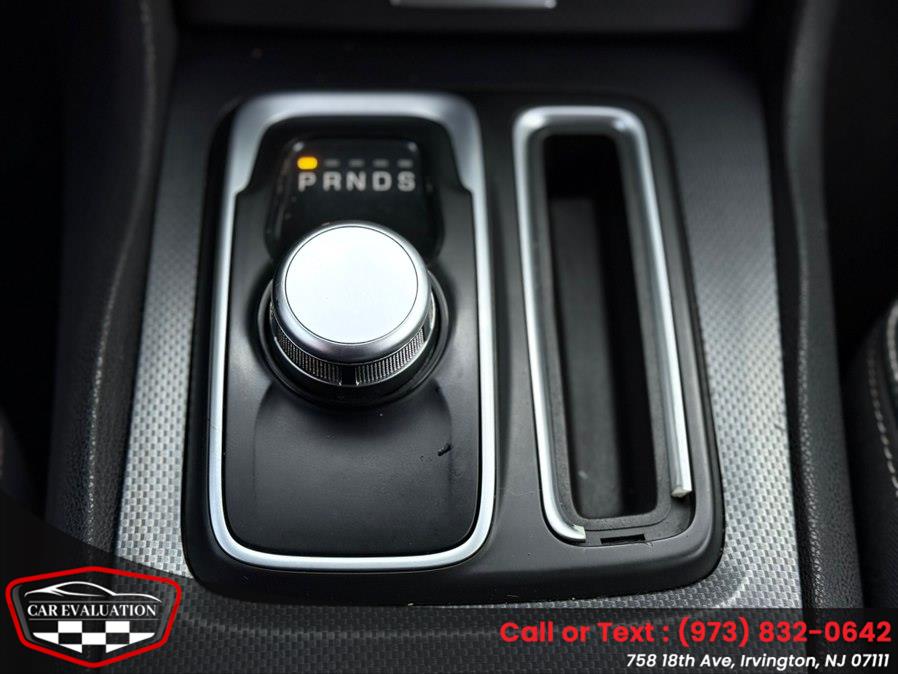 2016 Chrysler 300 S - Photo 20