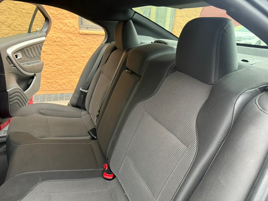 2019 Ford Taurus SEL - Photo 14