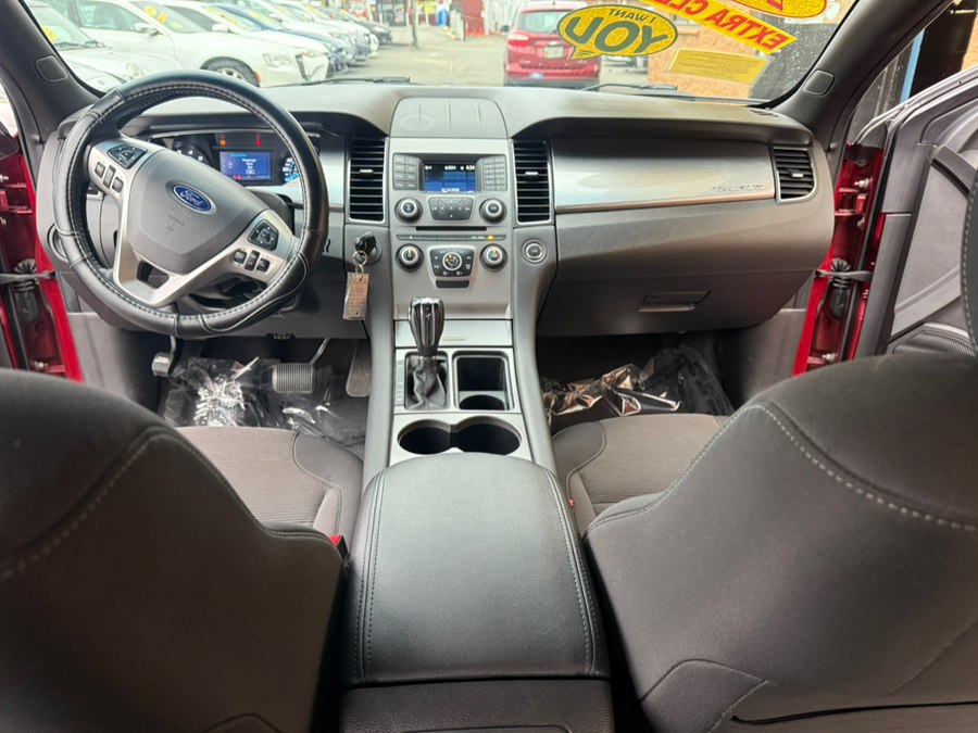 2019 Ford Taurus SEL - Photo 17