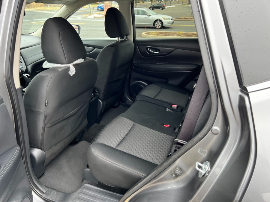 2017 Nissan Rogue SV - Photo 9