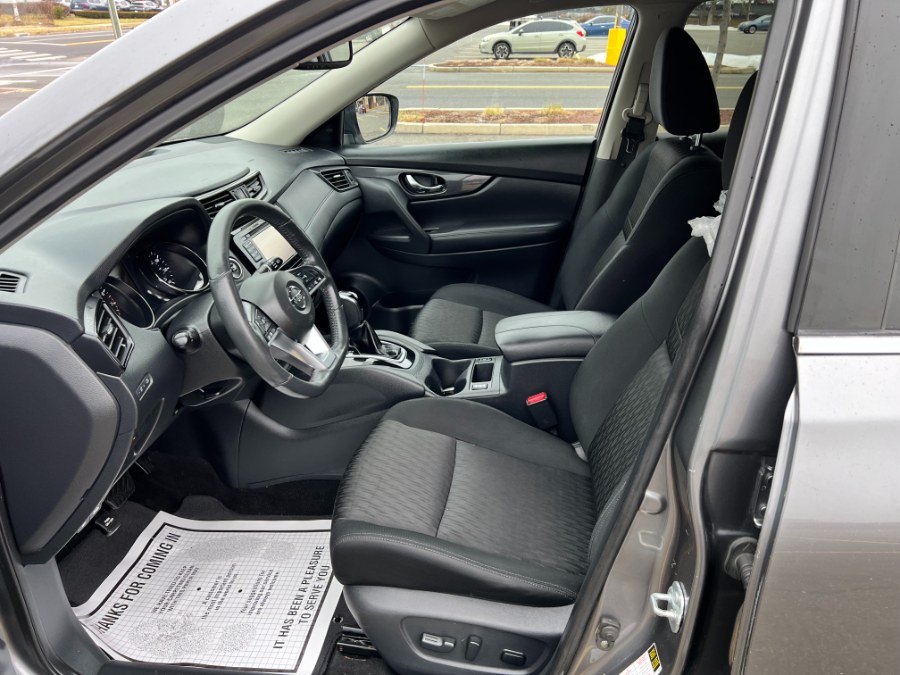 2017 Nissan Rogue SV - Photo 8