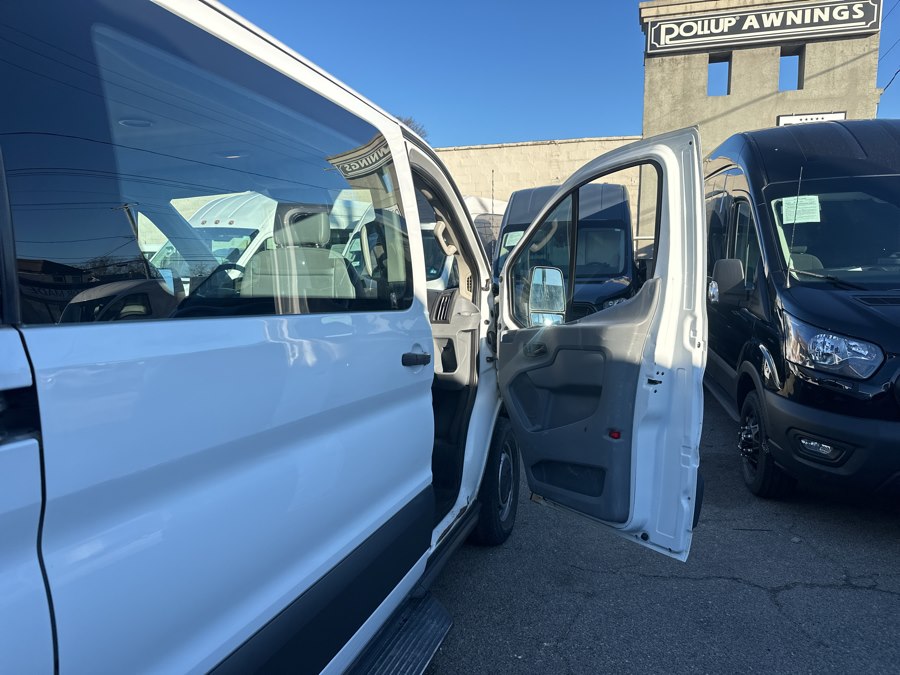 2018 Ford Transit Wagon XL - Photo 14