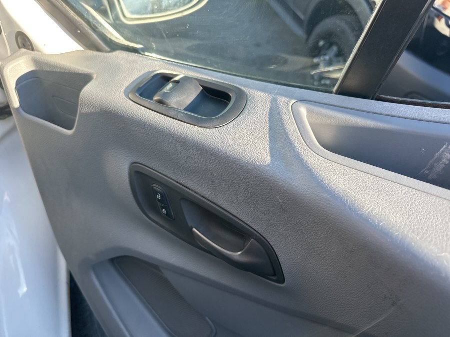 2018 Ford Transit Wagon XL - Photo 16