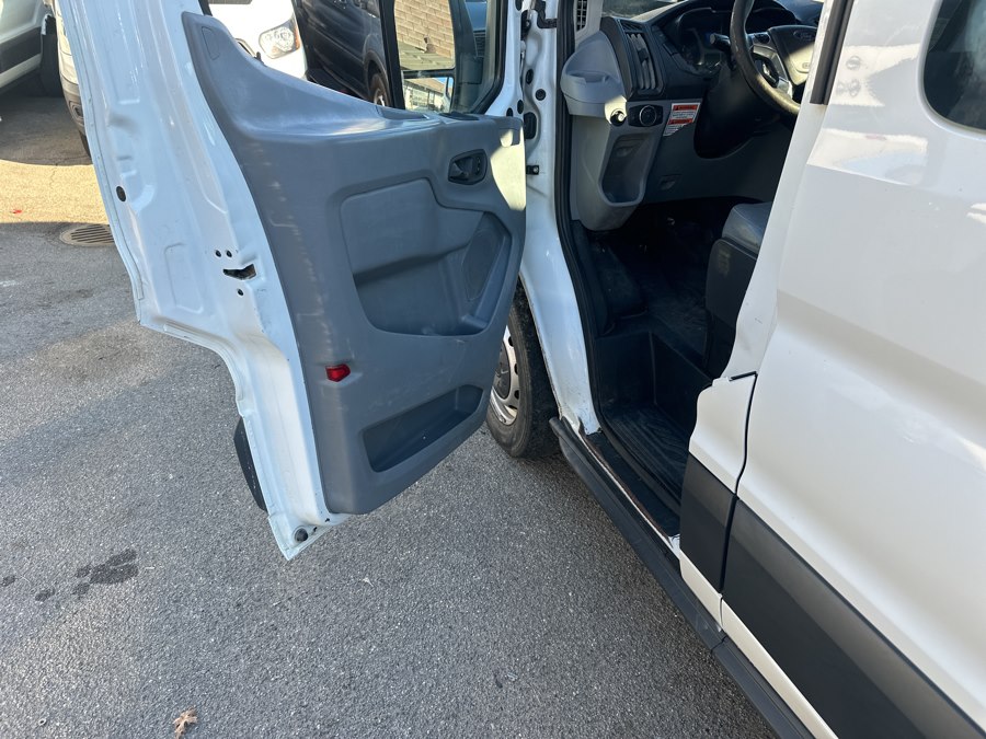 2018 Ford Transit Wagon XL - Photo 11