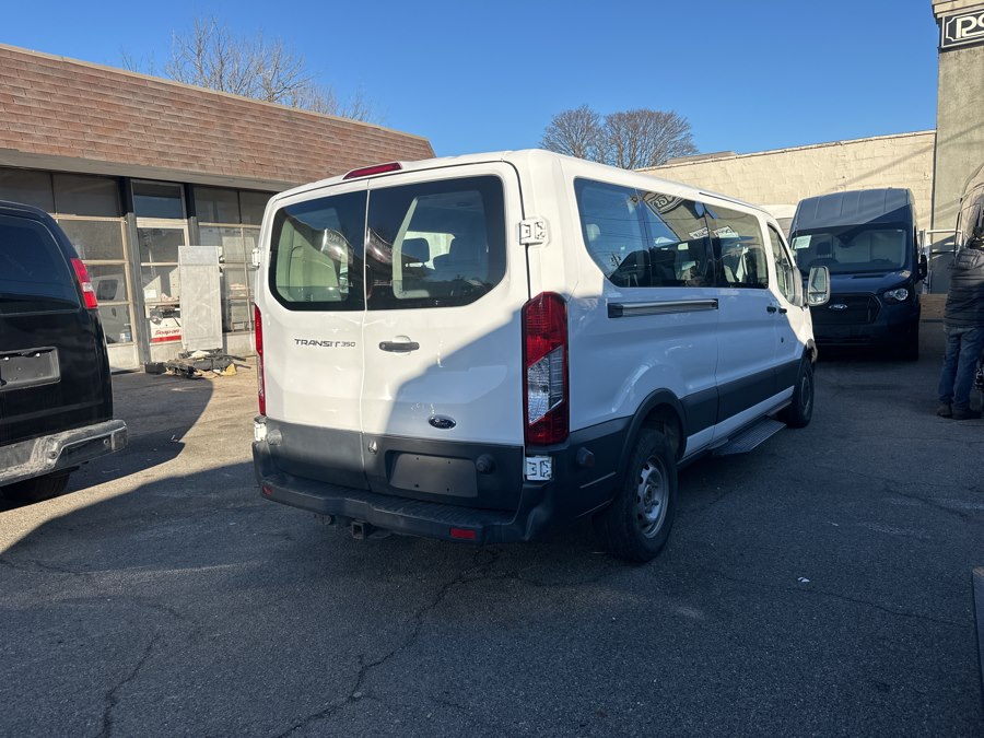 2018 Ford Transit Wagon XL - Photo 4