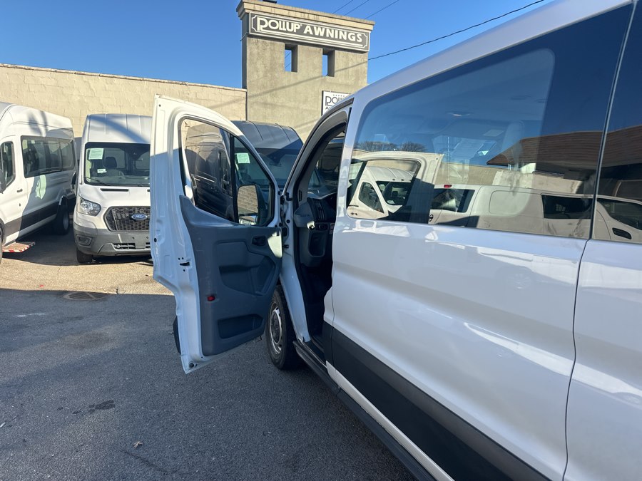 2018 Ford Transit Wagon XL - Photo 10