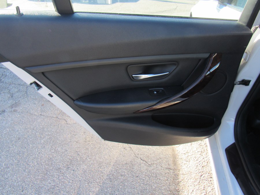2013 BMW 3 Series 320i - Photo 32