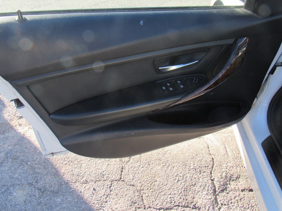 2013 BMW 3 Series 320i - Photo 31