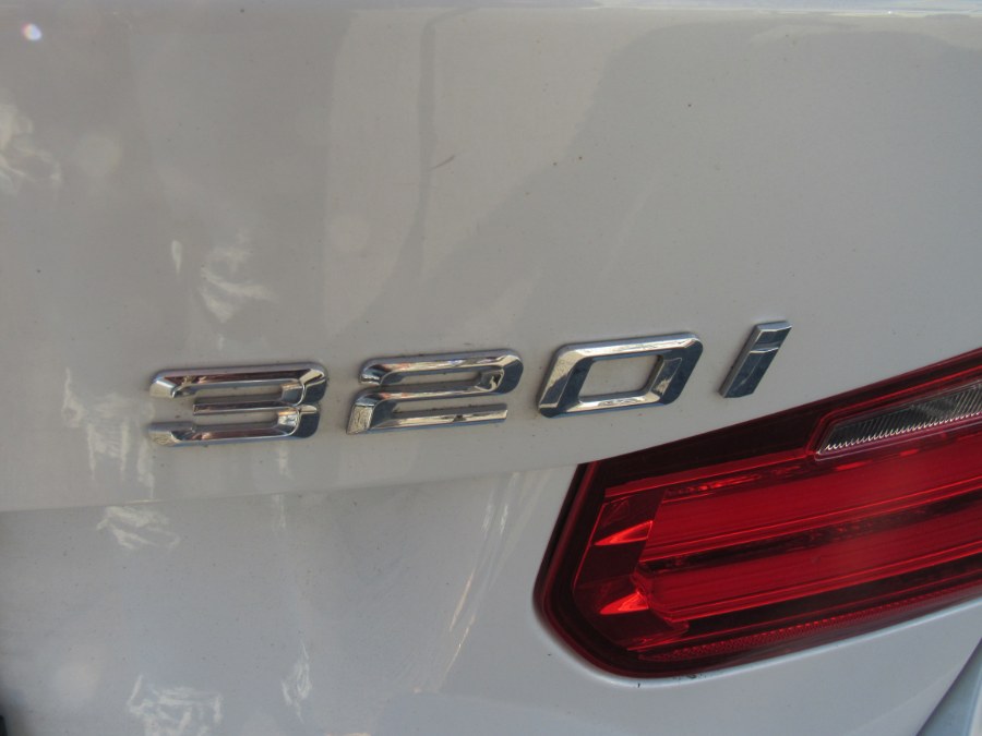 2013 BMW 3 Series 320i - Photo 35