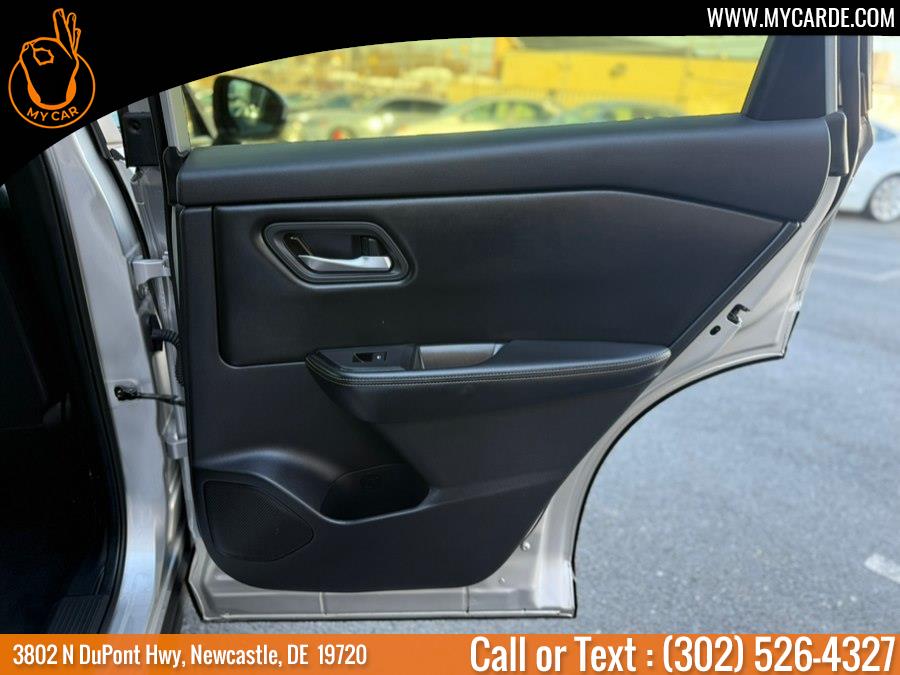 2024 Nissan Rogue SV - Photo 16