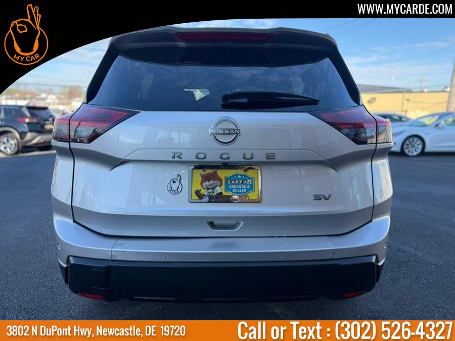 2024 Nissan Rogue SV - Photo 6