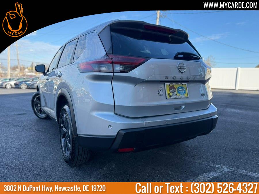 2024 Nissan Rogue SV - Photo 1