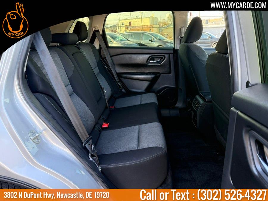 2024 Nissan Rogue SV - Photo 17