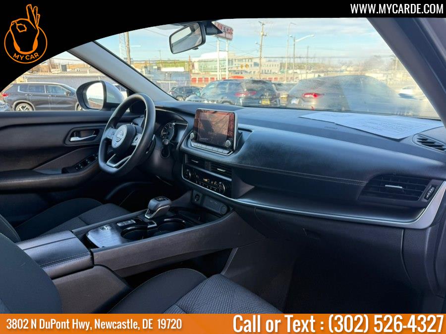 2024 Nissan Rogue SV - Photo 13
